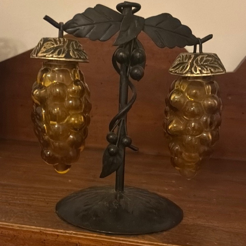 Vintage Grape Cluster Candle Holder - Black and Gold